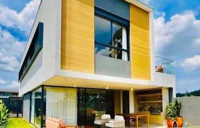 Imagem: A casa em condomínio possui 3 Dormitórios, 5 Banheiros, 2