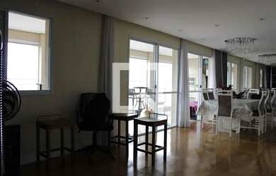 Imagem: O apartamento possui 3 Dormitórios, 5 Banheiros, 2 Vagas na