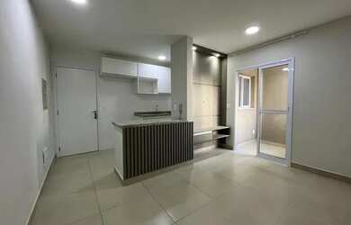 Imagem: O apartamento possui 1 Dormitório, 1 Banheiro, 1 Vaga na garagem