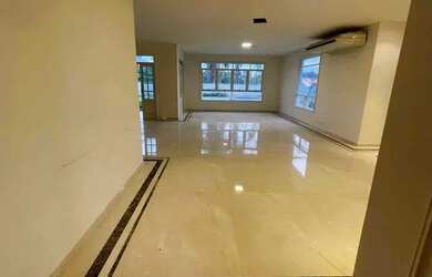 Imagem: A casa em condomínio possui 5 Dormitórios, 5 Banheiros, 2