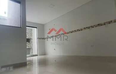 Imagem: A casa possui 2 Dormitórios, 1 Banheiro, 2 Vagas na garagem