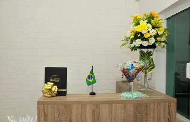 Imagem: A casa possui 5 Dormitórios, 2 Banheiros, 2 Vagas na garagem