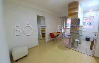 Imagem: O apartamento possui 1 Dormitório, 1 Banheiro, 1 Vaga na garagem