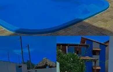 Imagem: A casa possui 2 Dormitórios, 2 Banheiros, 2 Vagas na garagem