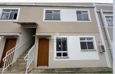 Imagem: A casa possui 2 Dormitórios, 1 Banheiro, 1 Vaga na garagem