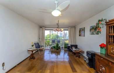 Imagem 4: Apartamento 4 domitórios dependência, 2 vagas, com elevador, em frente...