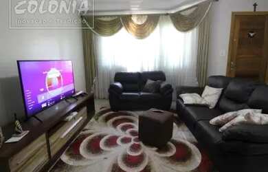 Imagem: A casa possui 3 Dormitórios, 2 Banheiros, 3 Vagas na garagem