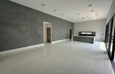 Imagem: A casa em condomínio possui 3 Dormitórios, 2 Banheiros, 4