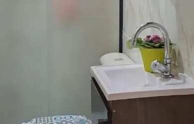 Imagem: O apartamento possui 2 Dormitórios, 1 Banheiro, 1 Vaga na garagem