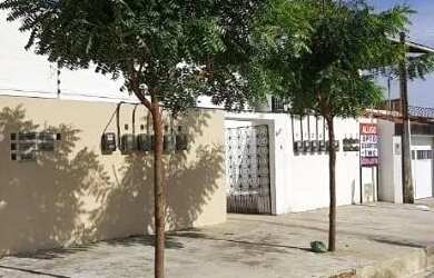 Imagem: A casa possui 2 Dormitórios, 1 Banheiro e está localizado