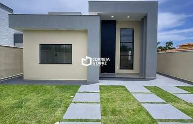 Imagem: A casa possui 3 Dormitórios, 2 Banheiros, 3 Vagas na garagem