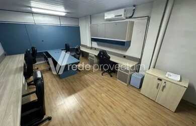 Imagem: O depósito possui 3 Vagas na garagem, 358m² de Área e está