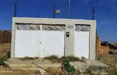 Imagem: A casa possui 3 Dormitórios, 1 Banheiro, 1 Vaga na garagem