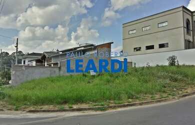 Imagem: O terreno possui 336m² de Área e está localizado em Lenheiro