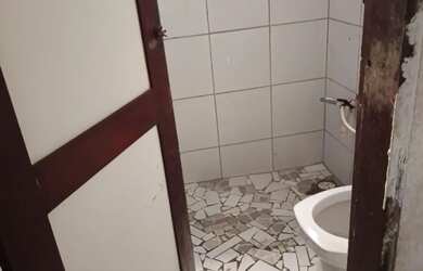 Imagem: A casa possui 2 Dormitórios, 2 Banheiros e 1 Vaga na garagem