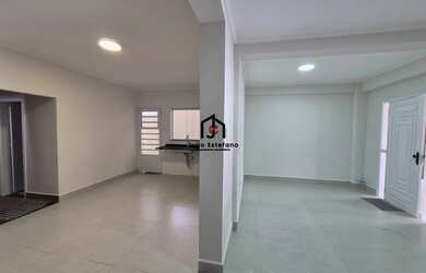 Imagem: A casa possui 4 Dormitórios, 4 Banheiros, 5 Vagas na garagem