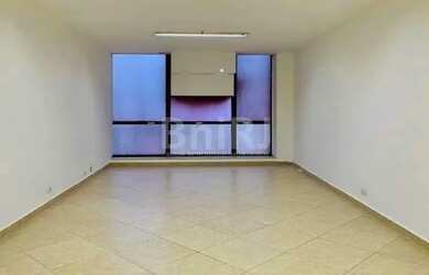 Imagem: O depósito possui 1 Vaga na garagem, 33m² de Área, Imóvel