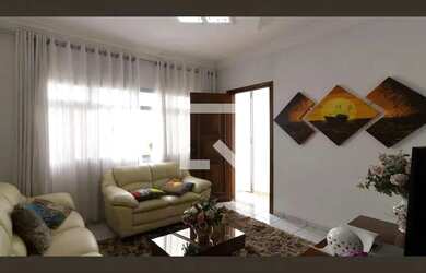 Imagem: A casa possui 3 Dormitórios, 4 Banheiros, 2 Vagas na garagem