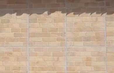 Imagem: A casa possui 1 Dormitório, 1 Banheiro, 300m² de Área e