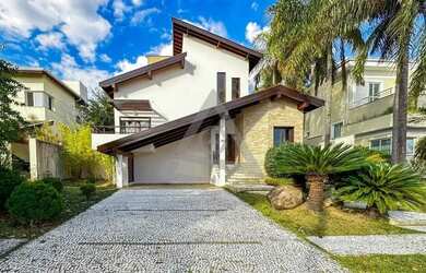 Imagem: A casa em condomínio possui 3 Dormitórios, 5 Banheiros, 4