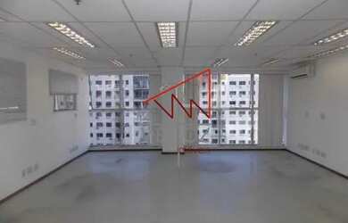 Imagem: O depósito possui 4 Vagas na garagem, 200m² de Área e está