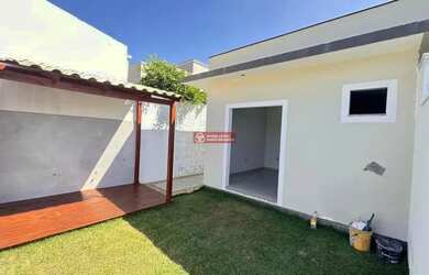 Imagem: A casa possui 2 Dormitórios, 1 Banheiro, 2 Vagas na garagem