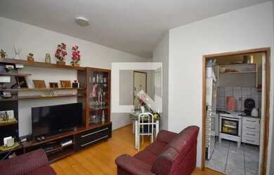 Imagem: O apartamento possui 3 Dormitórios, 1 Banheiro, 1 Vaga na garagem