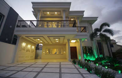 Imagem: A casa possui 5 Dormitórios e está localizado em Centro, Parnamirim