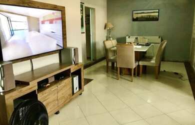 Imagem: A casa possui 3 Dormitórios, 2 Banheiros, 2 Vagas na garagem