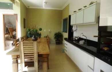 Imagem: A casa possui 2 Dormitórios e está localizado em Melville