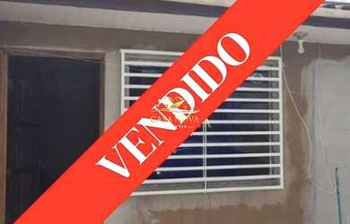 Imagem: A casa possui 2 Dormitórios, 1 Banheiro, 1 Vaga na garagem