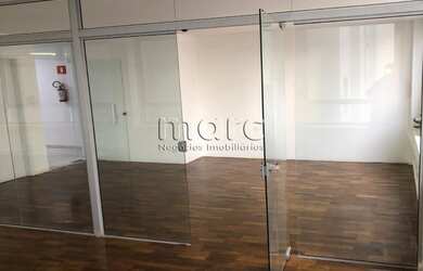 Imagem: O depósito possui 2 Vagas na garagem, 120m² de Área e está