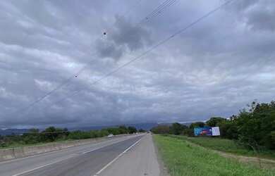 Imagem: O terreno possui 8.000m² de Área e está localizado em Vila