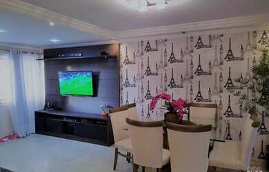 Imagem: A casa possui 3 Dormitórios, 3 Banheiros, 2 Vagas na garagem