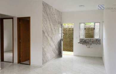 Imagem: A casa possui 2 Dormitórios, 1 Banheiro, 1 Vaga na garagem