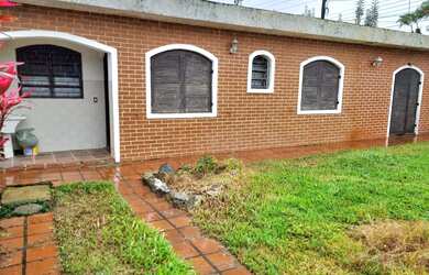 Imagem: A casa possui 2 Dormitórios, 1 Banheiro, 48m² de Área, Churrasqueira