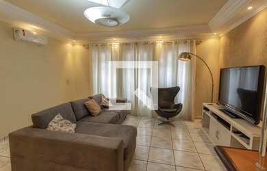 Imagem 3: Casa para Aluguel - Jardim Samambaia, 3 Quartos, 250 m2