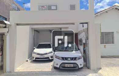 Imagem: O depósito possui 4 Vagas na garagem e 250m² de Área e está