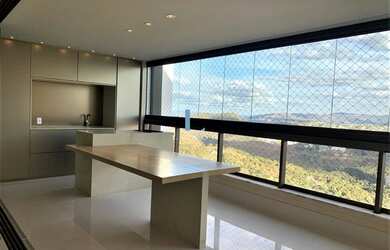 Imagem: O apartamento possui 4 Dormitórios, 3 Banheiros, 3 Vagas na