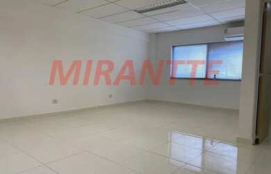 Imagem: O depósito possui 2 Vagas na garagem, 82m² de Área e está