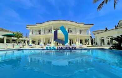 Imagem: A casa à venda possui 5 Dormitórios, 5 Banheiros, 4 Vagas