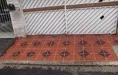 Imagem: A casa possui 2 Dormitórios, 2 Banheiros, 2 Vagas na garagem