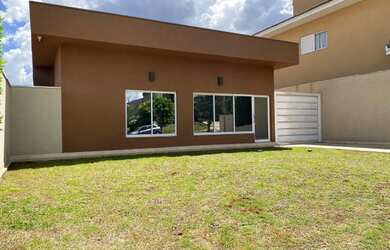 Imagem: A casa em condomínio possui 2 Dormitórios, 2 Banheiros, 4