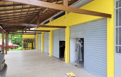 Imagem: O depósito possui 60m² de Área e está localizado em Caxito