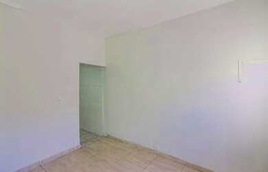 Imagem 5: Casa com 2 dormitórios à venda por R$ 270.000 na Vila Picinin