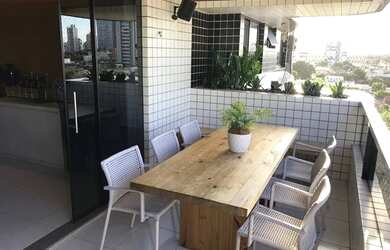 Imagem: O apartamento possui 4 Dormitórios, 4 Banheiros, 3 Vagas na