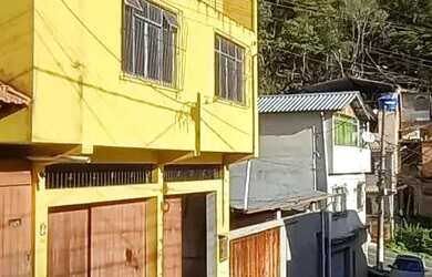 Imagem: A casa à venda possui 2 Dormitórios, 2 Banheiros, 2 Vagas