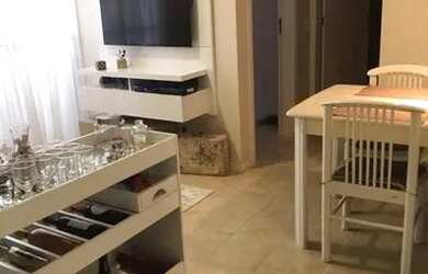 Imagem: O apartamento possui 2 Dormitórios, 1 Banheiro, 1 Vaga na garagem