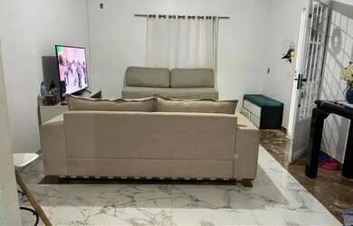 Imagem: A casa possui 2 Dormitórios, 2 Banheiros, 1 Vaga na garagem