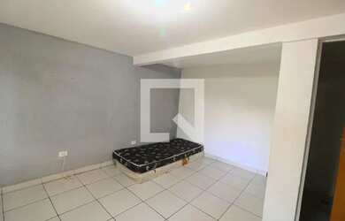 Imagem: A casa possui 1 Dormitório, 1 Banheiro, 45m² de Área e está